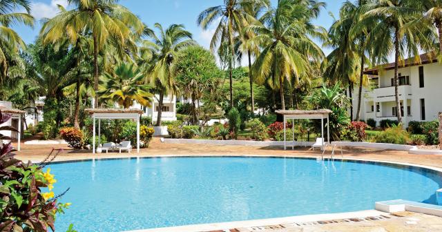 Voi-Kiwengwa-Resort-POOL-01