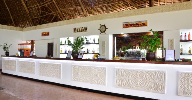 Voi-Kiwengwa-Resort-BAR
