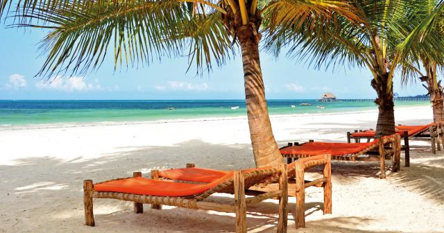Voi-Kiwengwa-Resort-BEACH-01