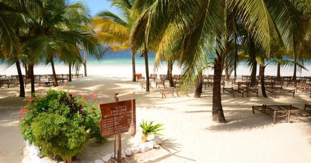 Voi-Kiwengwa-Resort-BEACH-02