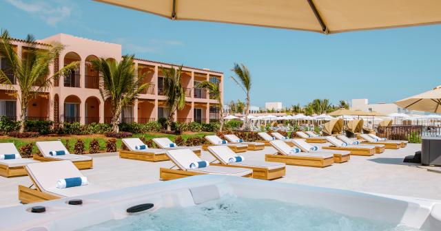 The-Mora-Zanzibar-POOL