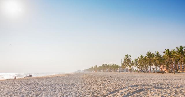 Dal-Al-Noori-DAHAZIR-BEACH