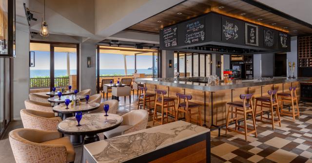 Intercontinental-Fujairah-Resort-BAR