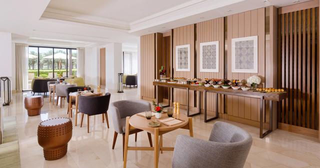 Intercontinental-Fujairah-Resor-CLUB-LOUNGE