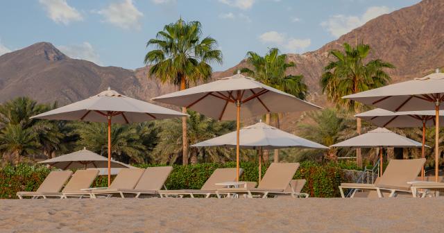 Intercontinental-Fujairah-Resort-BEACH-02
