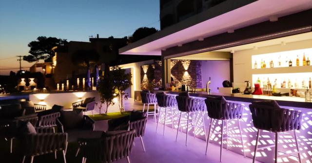 Anthemis-Hotel-Apartments-OUTSIDE-BAR
