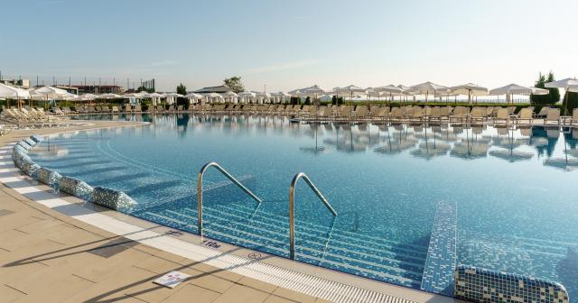 Alua-Helios-Bay-POOL-02
