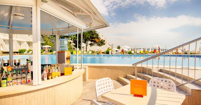 Alua-Sun-Helios-Beach-BEACH-BAR-01