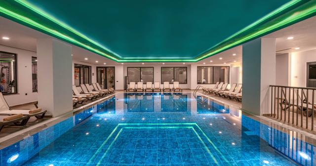 Vox-Maris-Resort-INDOOR-POOL