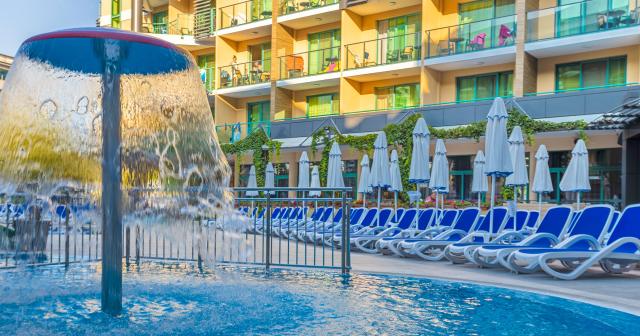 Hotel-Diamond-POOL-02
