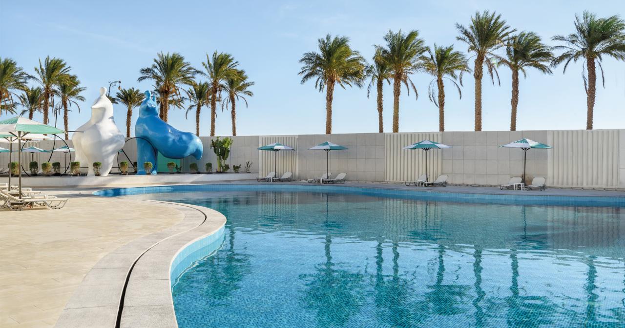 Flow-Spectrum-Resort-POOL-02