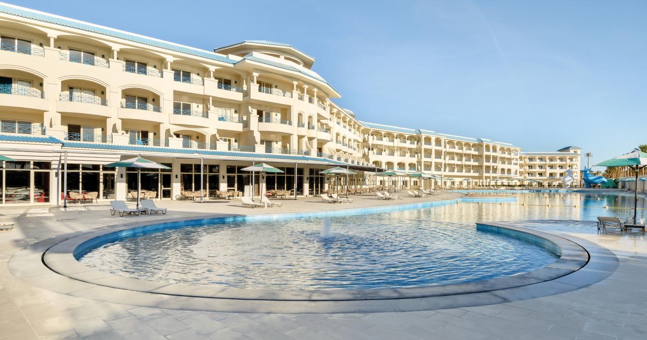 Flow-Spectrum-Resort-POOL-04