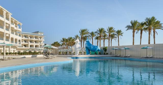 Flow-Spectrum-Resort-POOL-03