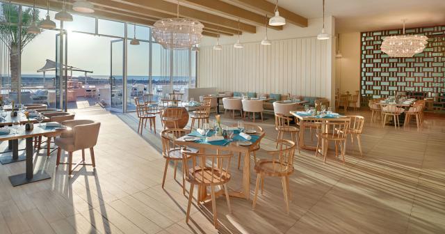 Hotel-Fairmont-Fujairah-LAVA-DINING-RESTAURANT-02