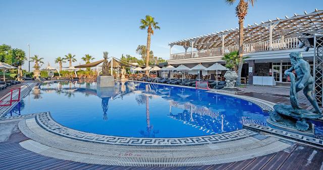 Golden-Beach-POOL-02