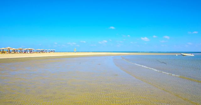 Lahami-Bay-Beach-Resort-BEACH