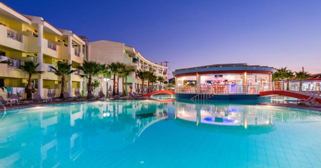 Caretta-Beach-Resort-POOL-BAR