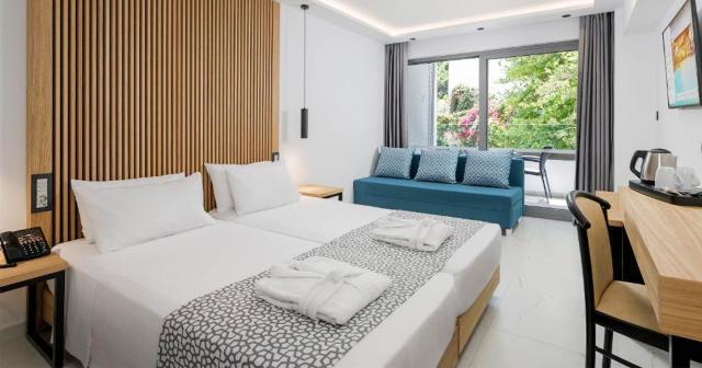 Oceanis-Beach-SUPERIOR-DOUBLE-ROOM-MOUNTAIN-VIEW