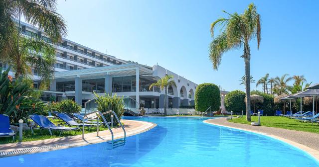 Oceanis-Beach-POOL-01
