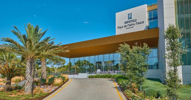 Hipotels-Playa-De-Palma-Palace-ENTRANCE