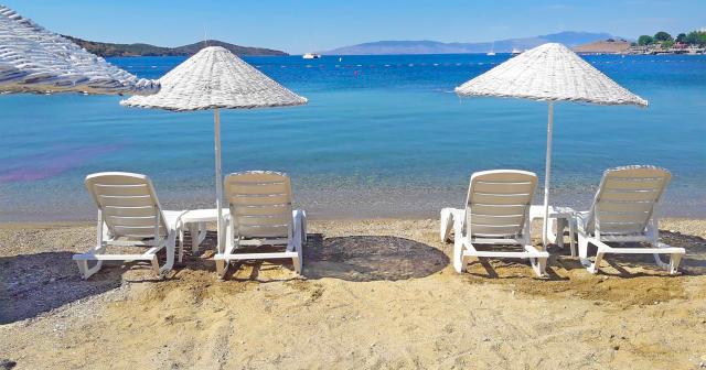 Bitez-Garden-Life-BEACH-02