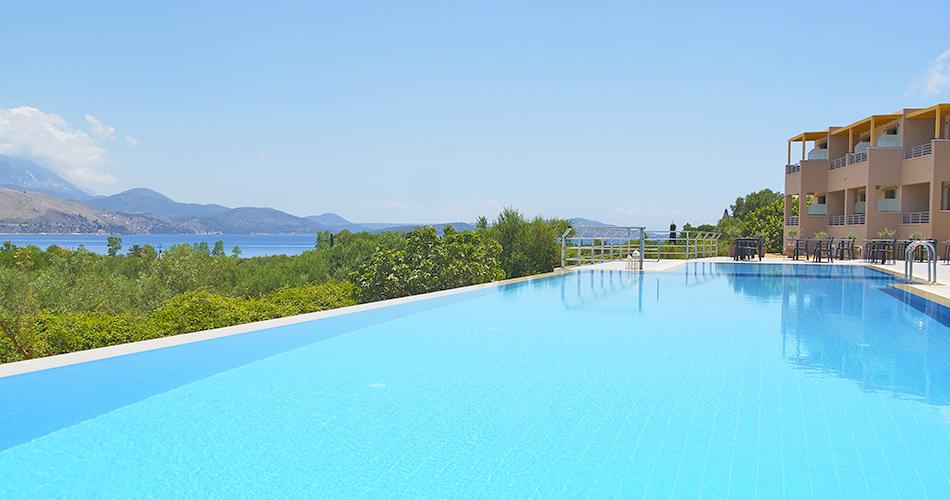 Phaedra-Suites-POOL2