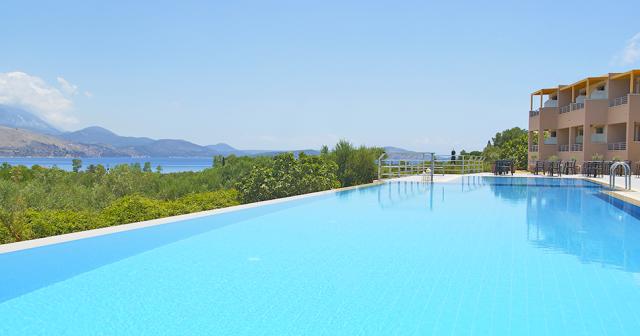 Phaedra-Suites-POOL2