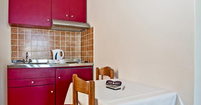 Sea-Breeze-ROOM-KITCHEN