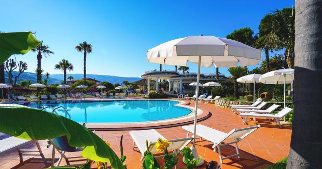 Costa-Azura-POOL-05