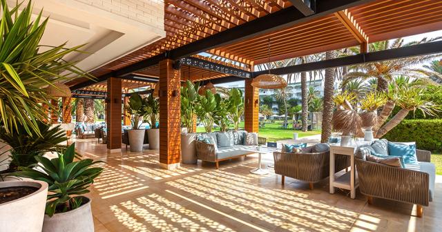 Blue-Oceana-Suite-POOL-BAR-2021-02