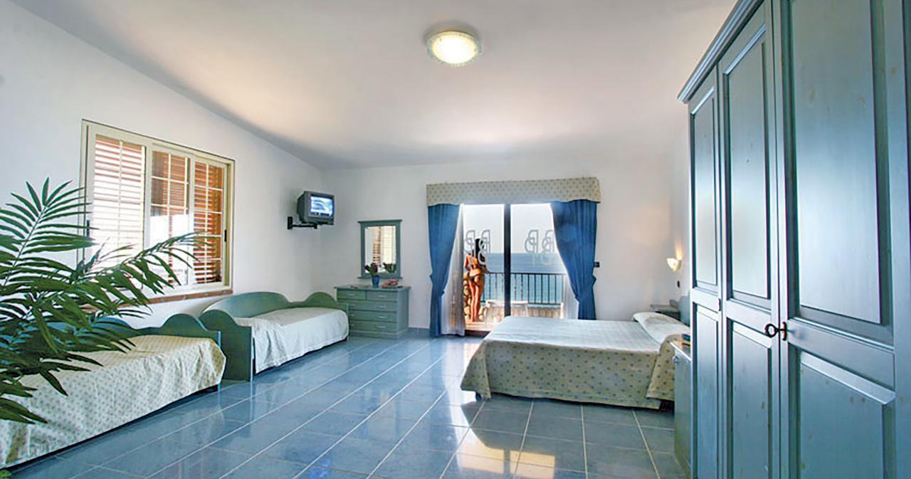 Futura-Style-Baia-Tropea-ROOM-02