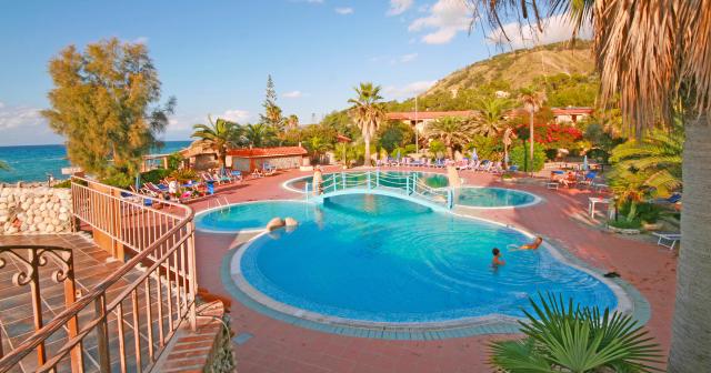 Futura-Style-Baia-Tropea-POOL-01