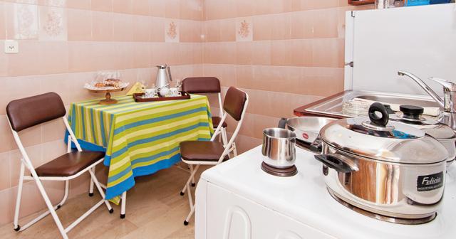 Anadiomeni-ROOM-KITCHEN