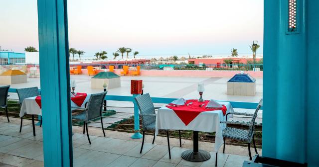 Mg-Alexander-The-Great-RESTAURANT-02