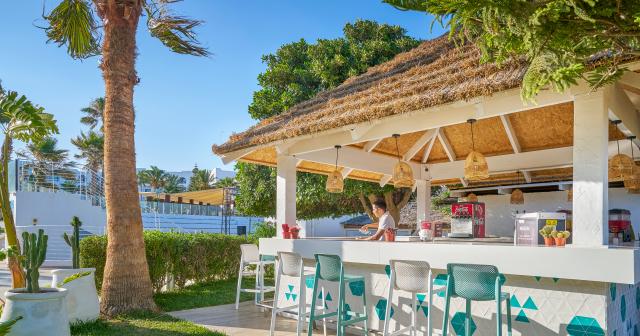 Nozha-Beach-Resort-Spa-POOL-BAR