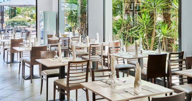 Nozha-Beach-Resort-Spa-RESTAURANT-02