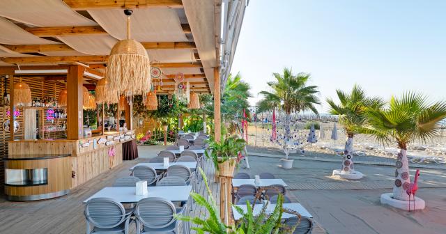 Blue-Wave-BEACH-BAR