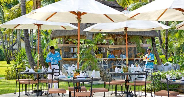 La-Pirogue-Resort-and-Spa-BAR