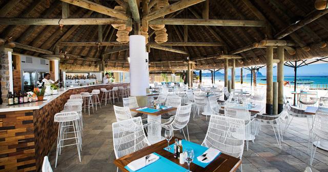 La-Pirogue-A-Sun-Resort-BEACH-BAR-02