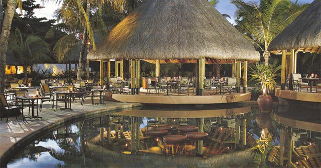 La-Pirogue-Resort-and-Spa-RESTAURANT-3
