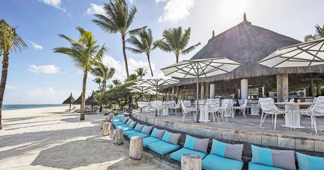La-Pirogue-A-Sun-Resort-BEACH-BAR