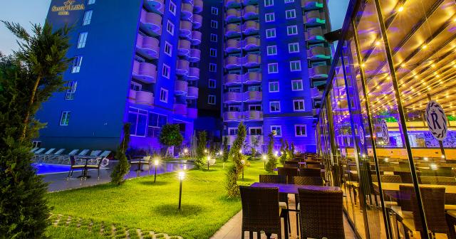 Grand-Alisa-RESTAURANT-03