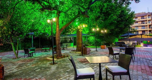 Grand-Alisa-RESTAURANT-04