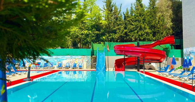 Grand-Alisa-POOL-01