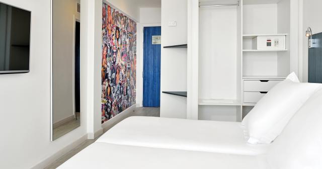 Sol-House-The-Studio-ROOM-POOL-VIEW-01