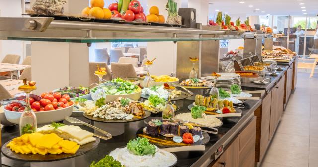 Viking-Beach-Hotel-BUFFET-01