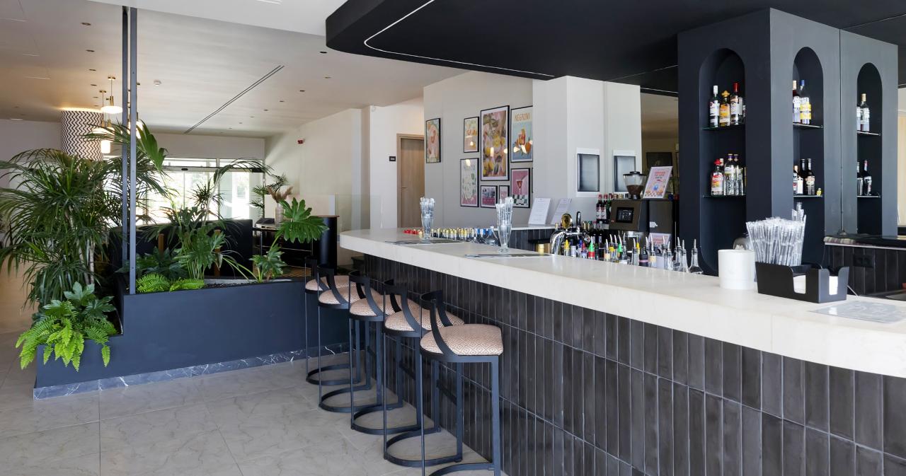 Paralos-Rodos-Lifestyle-LOBBY-BAR-2025