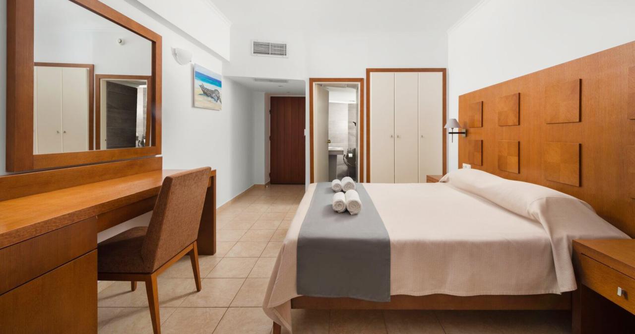 Paralos-Rodos-Lifestyle-STANDARD-ROOM-2025-03