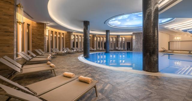 Arnor-Deluxe-Hotel-and-Spa-INDOOR-POOL-01