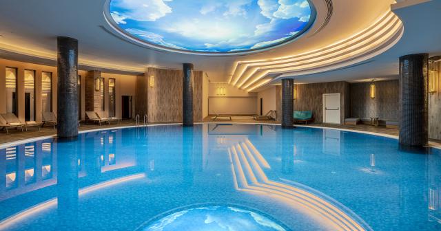 Arnor-Deluxe-Hotel-and-Spa-INDOOR-POOL-02